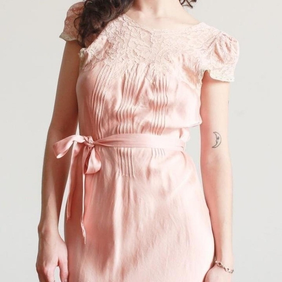 Doen Dresses & Skirts - 1930s Ballet Pink Silk Charmeuse Bias Cut Cap Sleeve Dress Vintage Antique Lace